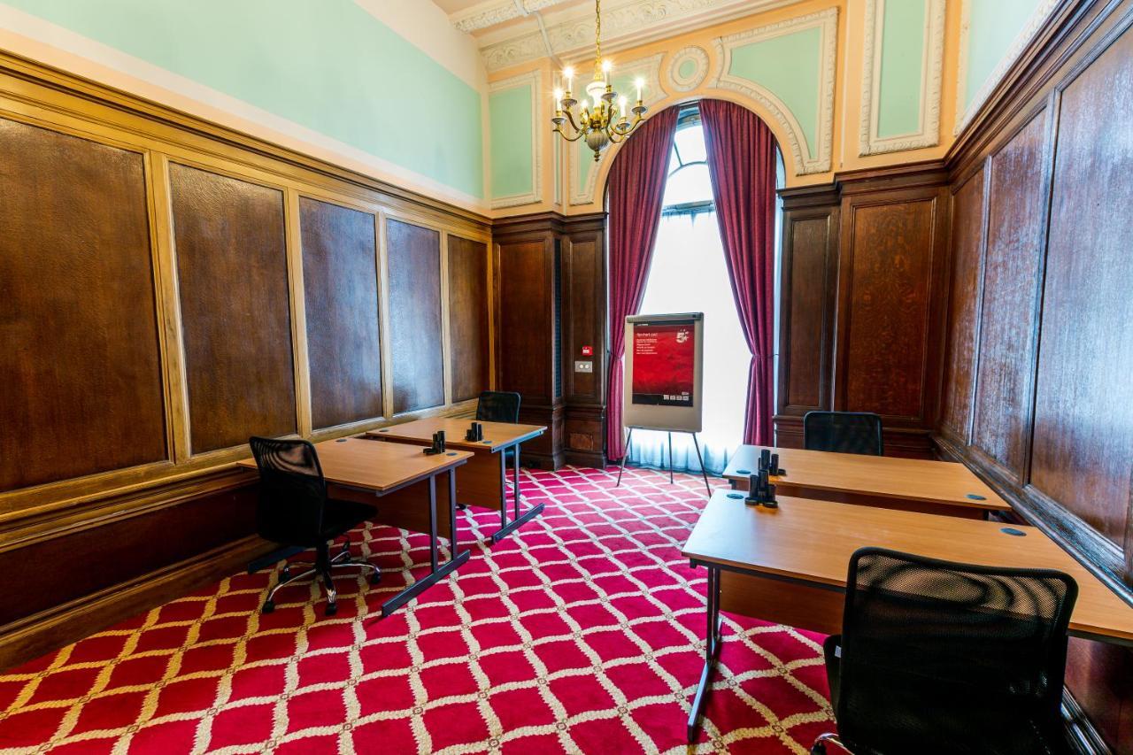 Adelphi Hotel 3*